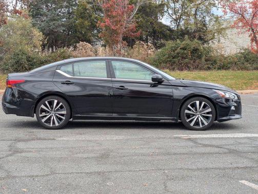 2021 Nissan Altima SR FWD