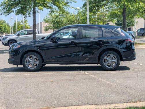 Crystal Black Pearl 2027 Honda HR-V LX