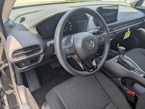 Crystal Black Pearl 2027 Honda HR-V LX
