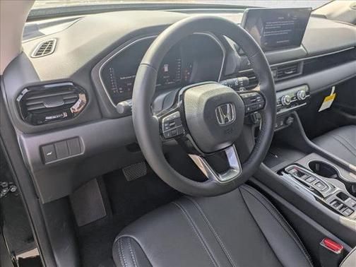 Crystal Black Pearl 2026 Honda Pilot Touring 8-Passenger