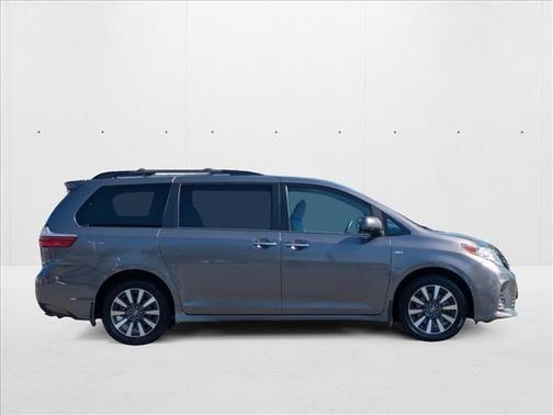 2018 Toyota Sienna XLE