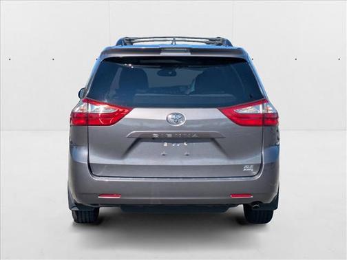 2018 Toyota Sienna XLE