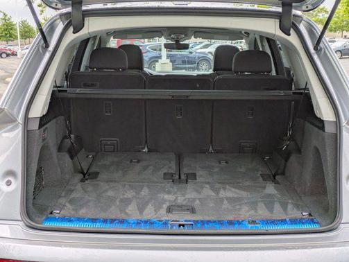 2022 Audi Q7 45 Premium