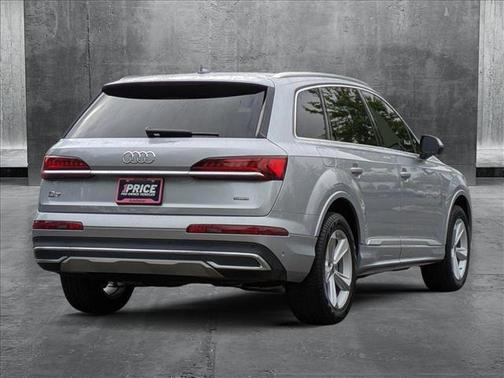 2022 Audi Q7 45 Premium