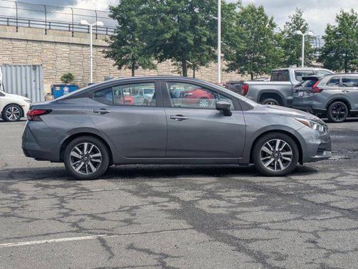 Gun Metallic 2020 Nissan Versa 1.6 SV