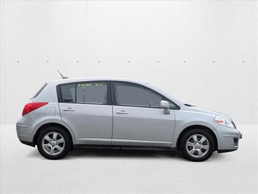 2012 Nissan Versa 1.8 S