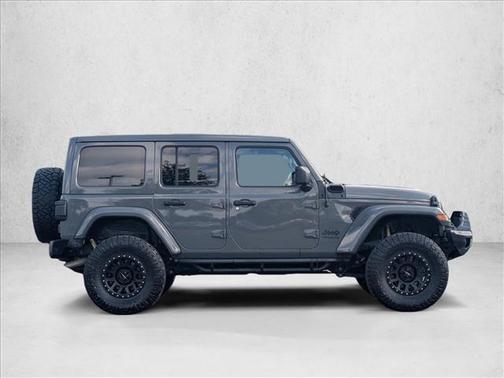 Sting-Gray Clearcoat 2019 Jeep Wrangler Unlimited Sahara