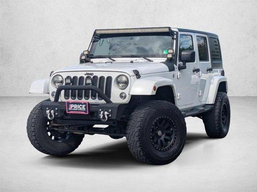 Bright White Clearcoat 2015 Jeep Wrangler Unlimited Sahara