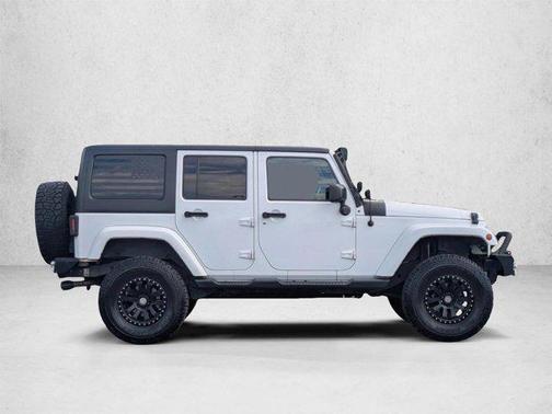 Bright White Clearcoat 2015 Jeep Wrangler Unlimited Sahara