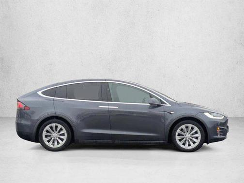 Silver/Gray 2018 Tesla Model X P100D