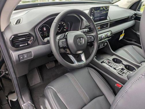2025 Honda Pilot Touring 8-Passenger