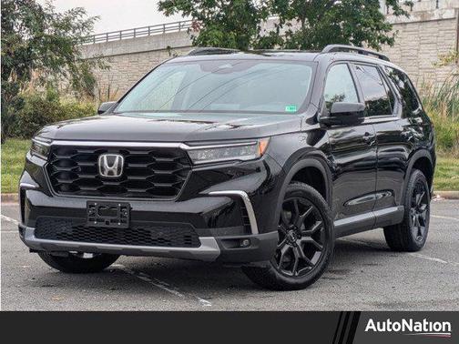 2025 Honda Pilot Touring 8-Passenger