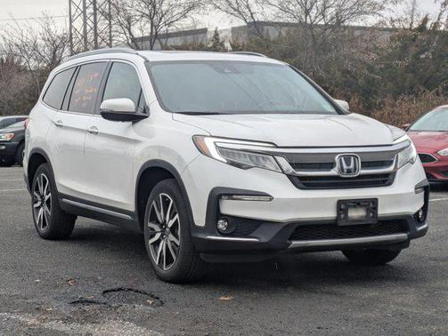 2022 Honda Pilot Touring 8-Passenger