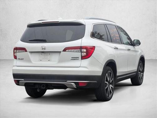 2022 Honda Pilot Touring 8-Passenger