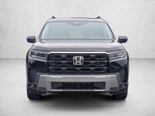 Crystal Black Pearl 2026 Honda Pilot Touring 8-Passenger