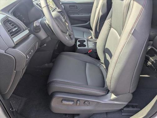 Platinum White Pearl 2026 Honda Odyssey Sport-L