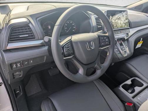 Platinum White Pearl 2026 Honda Odyssey Sport-L