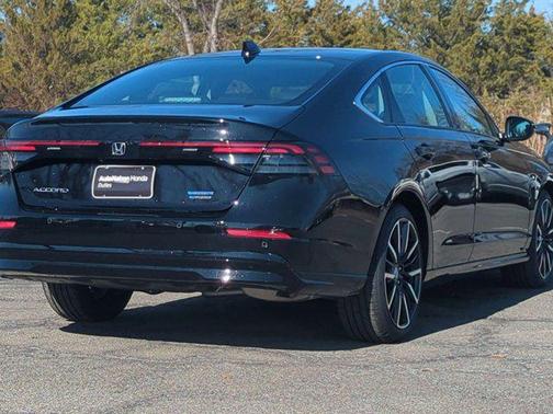 Crystal Black Pearl 2026 Honda Accord Hybrid Touring