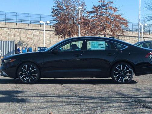 Crystal Black Pearl 2026 Honda Accord Hybrid Touring