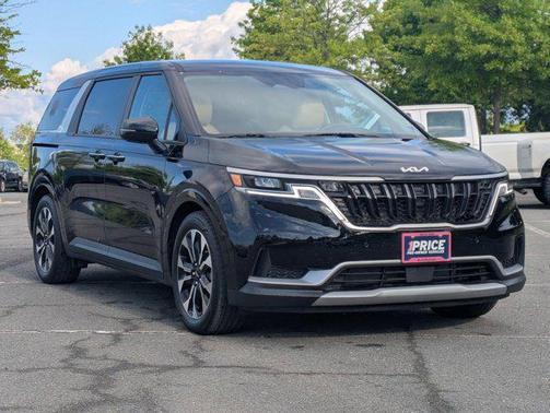 Aurora Black Pearl 2024 Kia Carnival EX