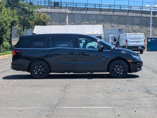 Crystal Black Pearl 2026 Honda Odyssey Sport-L