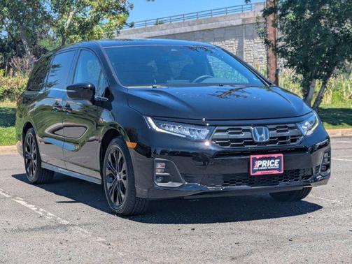 Crystal Black Pearl 2026 Honda Odyssey Sport-L