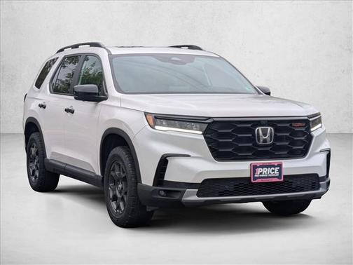 Platinum White Pearl 2025 Honda Pilot TrailSport