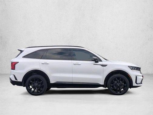 Glacial White Pearl 2022 Kia Sorento SX