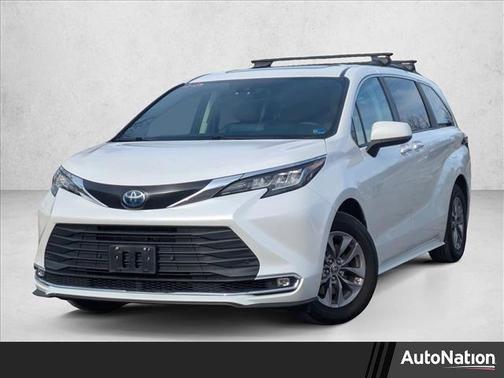 2023 Toyota Sienna XLE