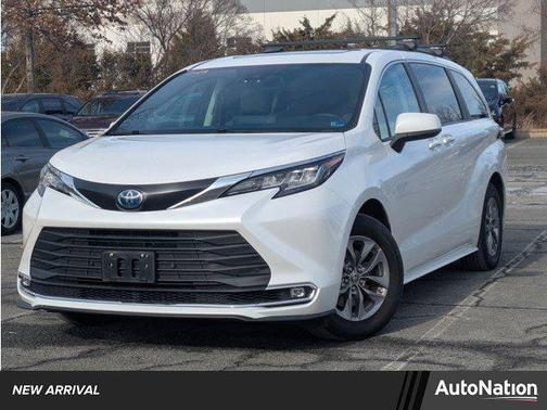 2023 Toyota Sienna XLE
