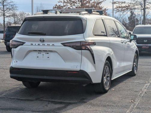 2023 Toyota Sienna XLE