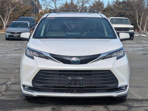 2023 Toyota Sienna XLE