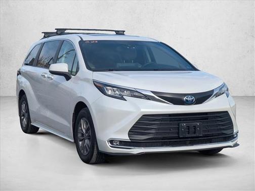 2023 Toyota Sienna XLE