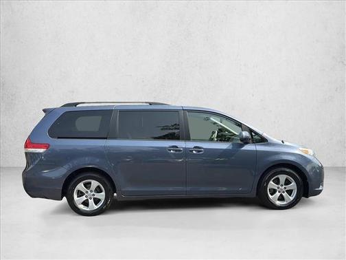 Shoreline Blue Pearl 2013 Toyota Sienna LE