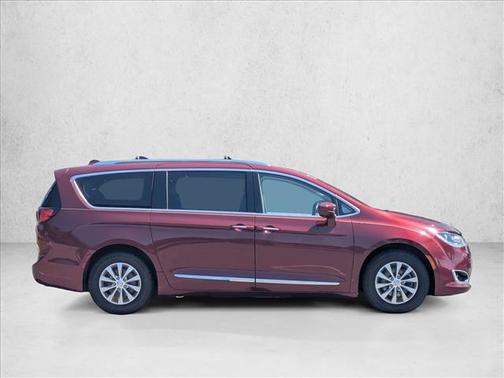 Velvet Red Pearlcoat 2018 Chrysler Pacifica Touring-L