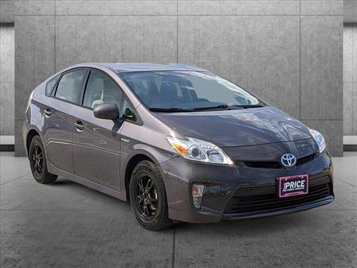 Photo 3 of 23 of 2014 Toyota Prius Two
