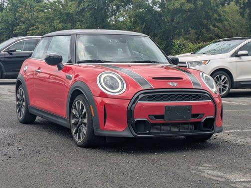Chili Red 2022 MINI Hardtop Cooper S