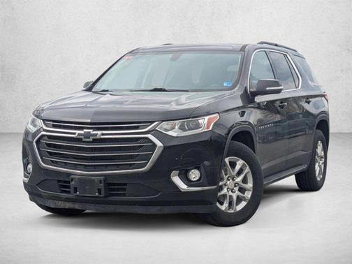 Mosaic Black Metallic 2021 Chevrolet Traverse LT Cloth