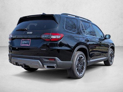 Crystal Black Pearl 2026 Honda Pilot Touring 8-Passenger