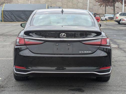 2024 Lexus ES 300h Luxury