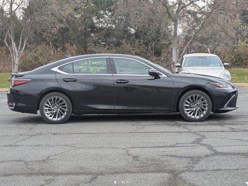 2024 Lexus ES 300h Luxury