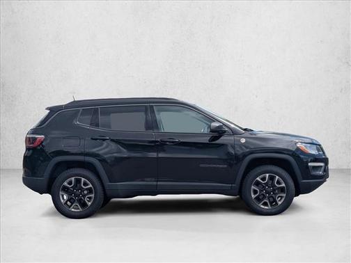 Diamond Black Crystal Pearlcoat 2017 Jeep New Compass Trailhawk