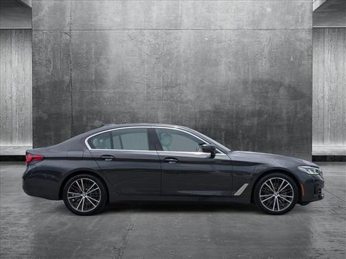 2022 BMW 530 i xDrive
