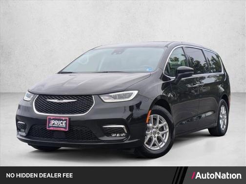 Brilliant Black Crystal Pearlcoat 2023 Chrysler Pacifica Touring L