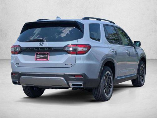 Sonic Gray Pearl 2026 Honda Pilot Touring 8-Passenger