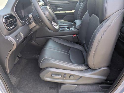 Sonic Gray Pearl 2026 Honda Pilot Touring 8-Passenger