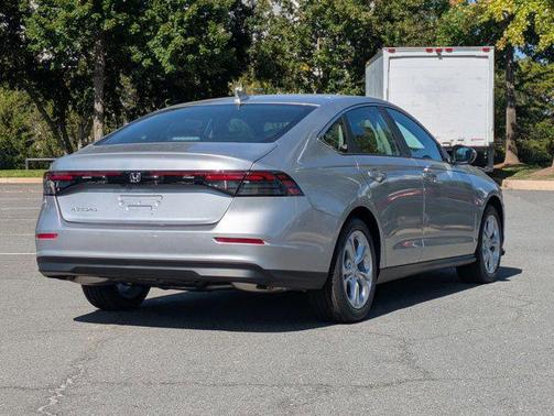 2025 Honda Accord LX 1.5T