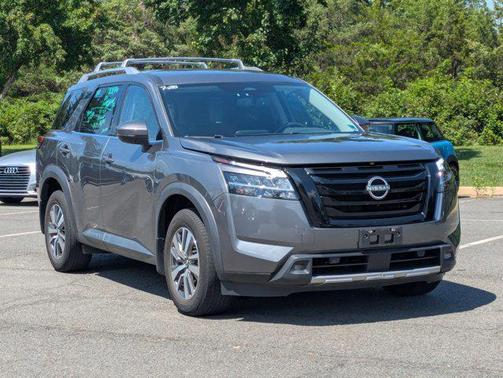 2022 Nissan Pathfinder SL 4WD
