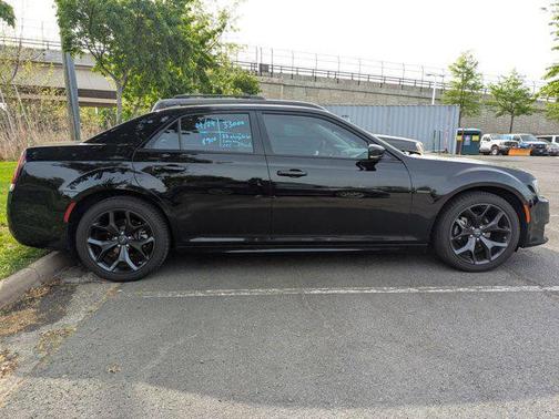 2023 Chrysler 300 Touring