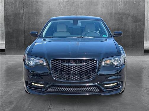 2023 Chrysler 300 Touring